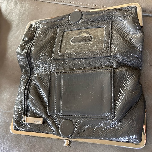 Hobo full size grey genuine patent leather. - Picture 3 of 6